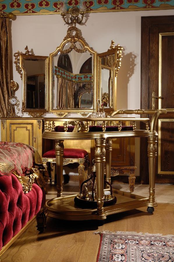 Kanuni Kervansaray Historical Otel Çeşme