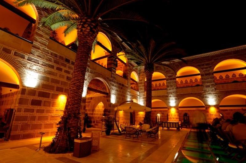 Kanuni Kervansaray Historical Otel Çeşme